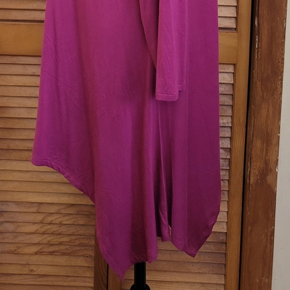 NWT Sharkbite Hem Tunic Blouse Size Large (NY&CO) - Picture 7 of 9